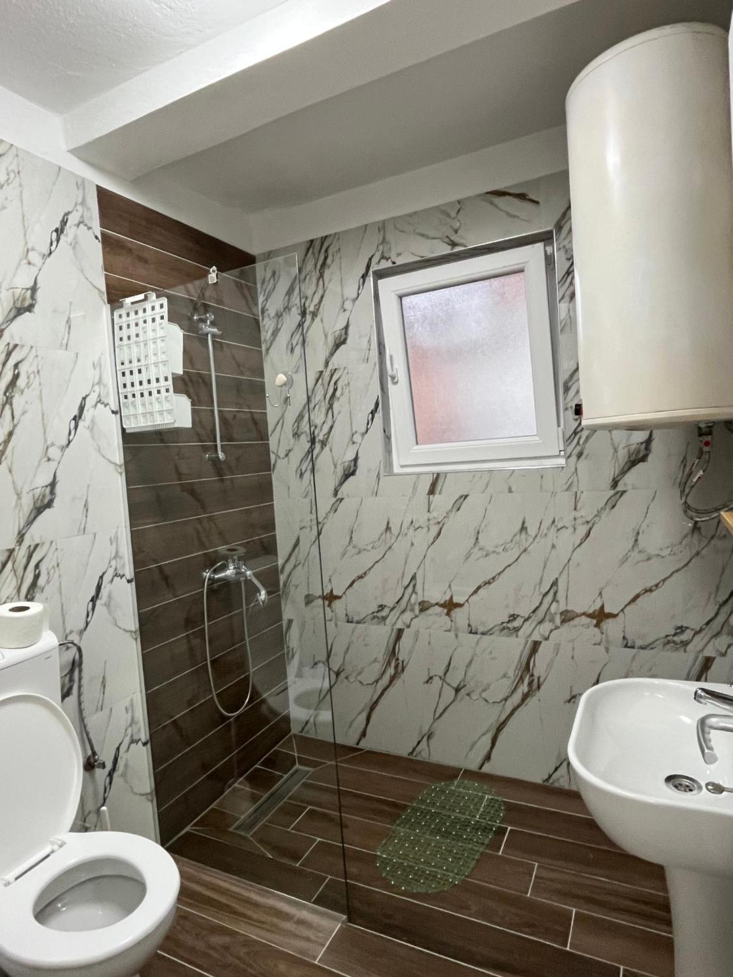 סטרוגה Lotos Apartments מראה חיצוני תמונה