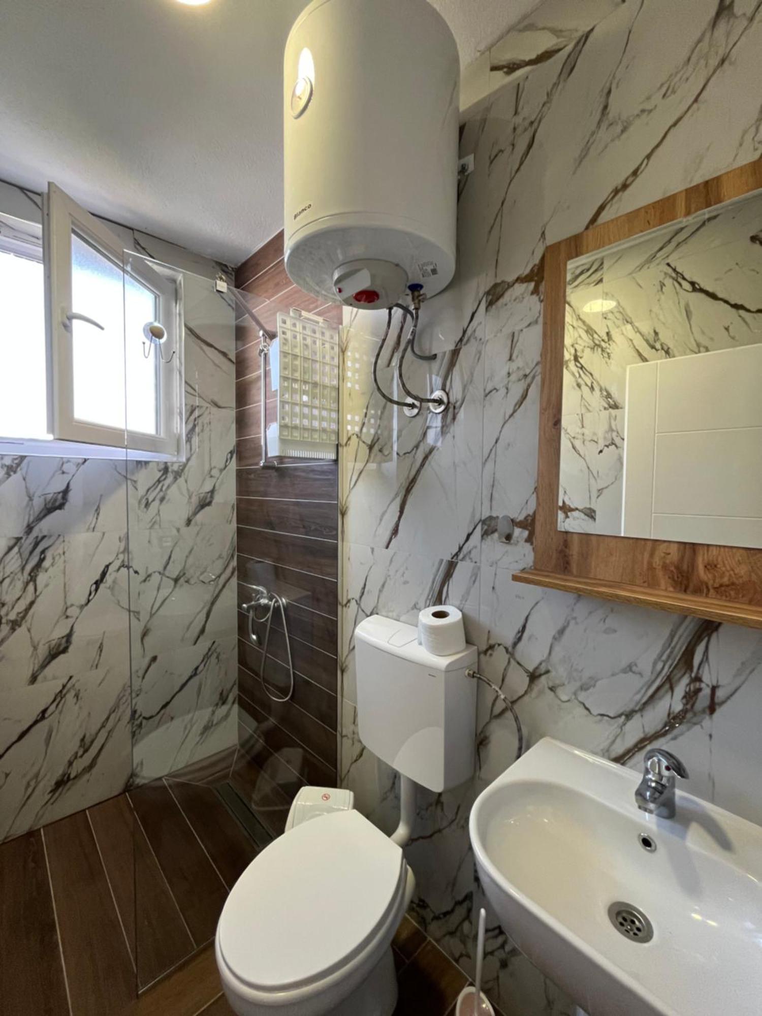 סטרוגה Lotos Apartments מראה חיצוני תמונה